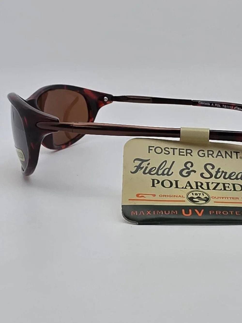 Field & Stream Cascade Tortoise Frame Polarized Brown Lens Sunglasses w/ Case